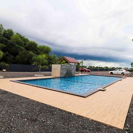 Am Transit Inn, Kuala Terengganu Exteriör bild