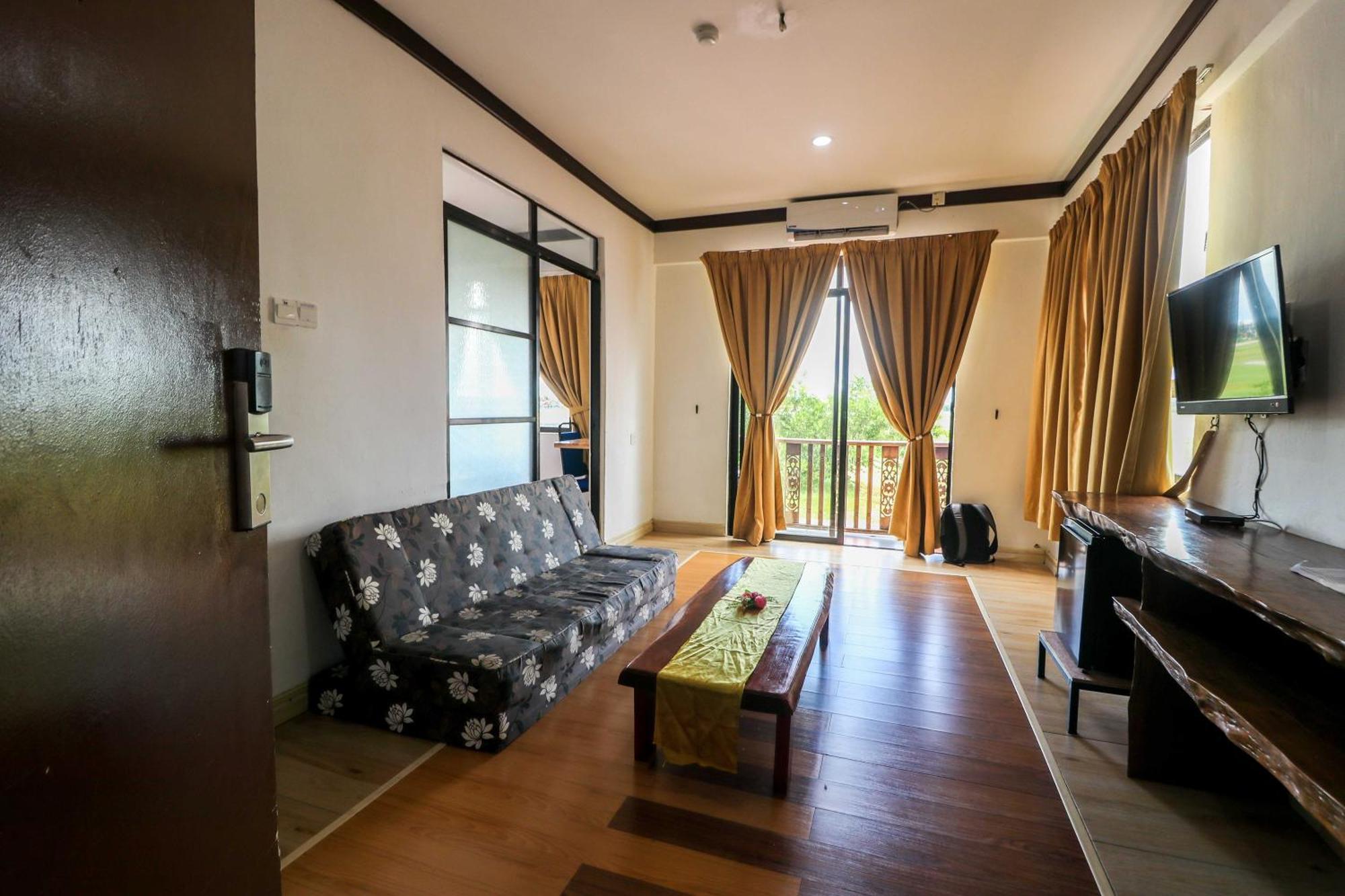 Am Transit Inn, Kuala Terengganu Exteriör bild