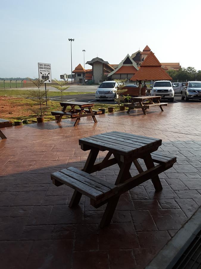 Am Transit Inn, Kuala Terengganu Exteriör bild