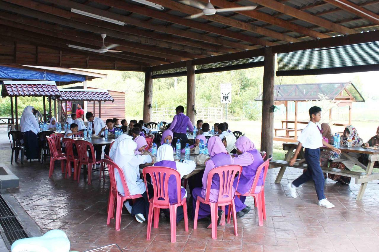 Am Transit Inn, Kuala Terengganu Exteriör bild