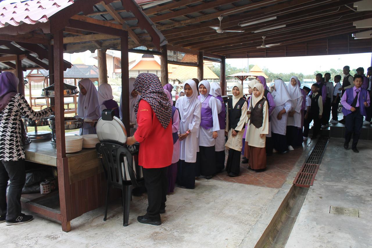 Am Transit Inn, Kuala Terengganu Exteriör bild