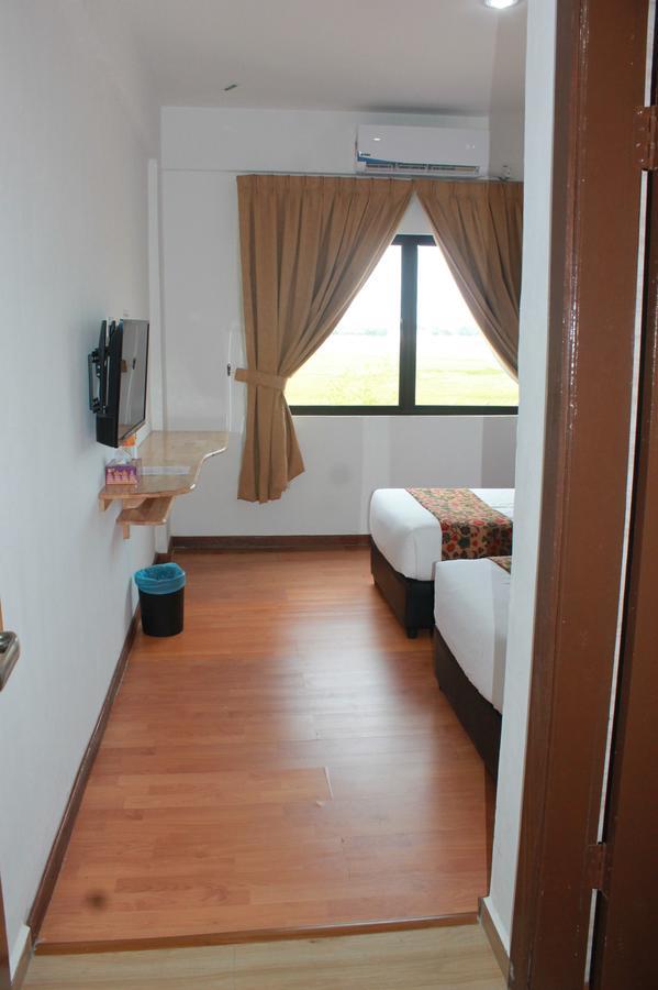Am Transit Inn, Kuala Terengganu Exteriör bild